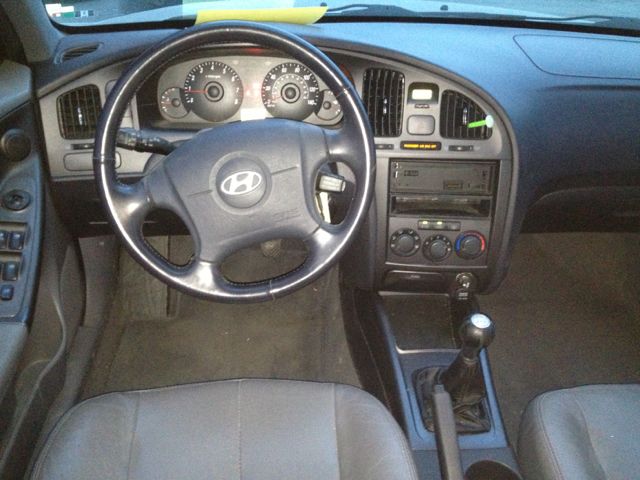 Hyundai Elantra GT 2005 photo 2