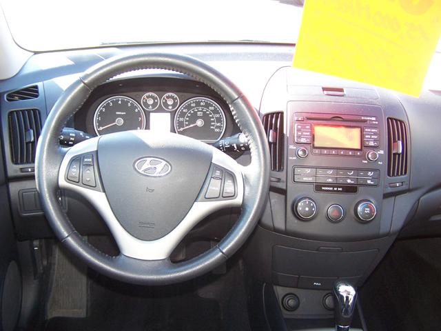 Hyundai Elantra Touring 2009 photo 4