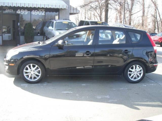 Hyundai Elantra Touring 2009 photo 1