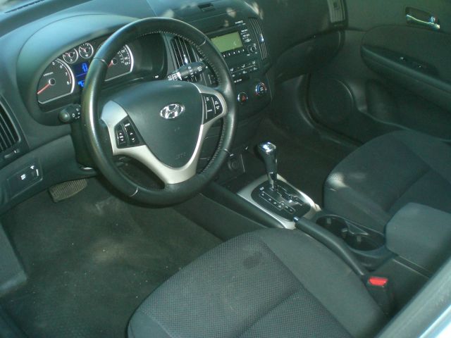 Hyundai Elantra Touring 2010 photo 1