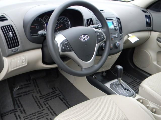 Hyundai Elantra Touring 2012 photo 3