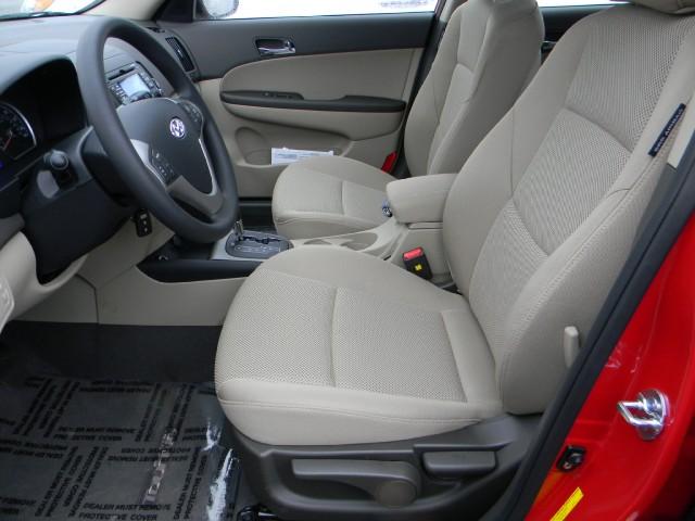 Hyundai Elantra Touring 2012 photo 4