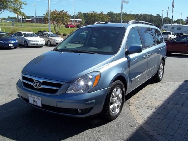 Hyundai Entourage FWD 4dr Sport MiniVan