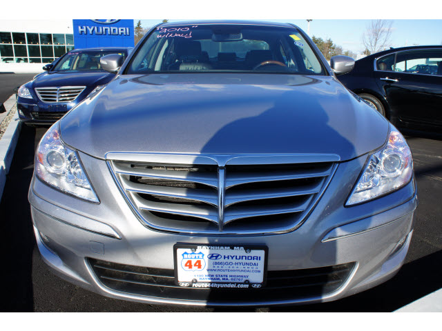 Hyundai Genesis 2010 photo 1