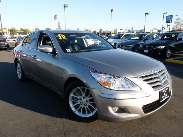 Hyundai Genesis 2010 photo 1