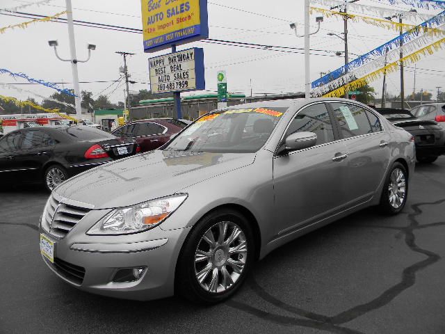 Hyundai Genesis 2010 photo 0