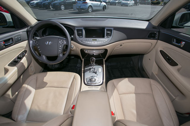 Hyundai Genesis 2010 photo 5