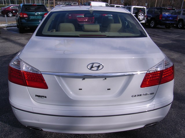 Hyundai Genesis 2010 photo 4