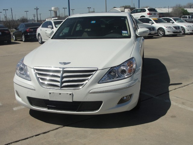 Hyundai Genesis 2010 photo 3