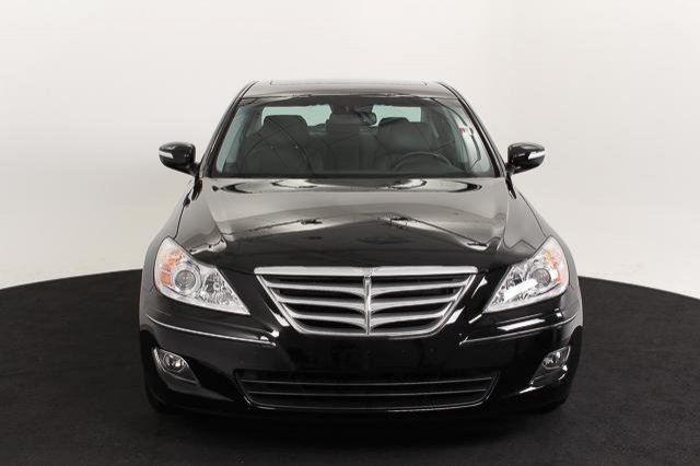 Hyundai Genesis 2010 photo 1