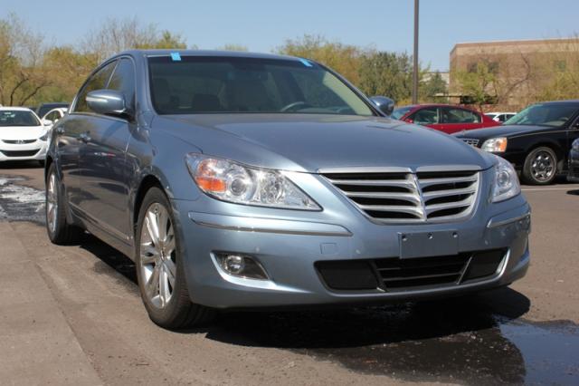 Hyundai Genesis 2010 photo 3