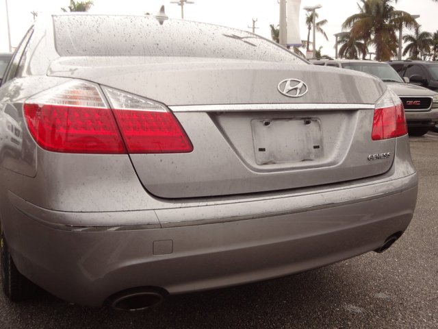 Hyundai Genesis Base Unspecified