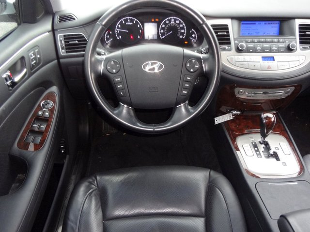 Hyundai Genesis 2010 photo 4