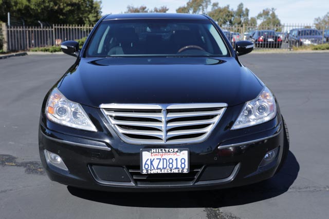 Hyundai Genesis 2010 photo 2