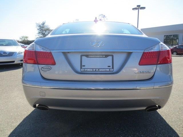 Hyundai Genesis 2010 photo 5