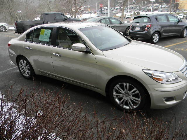 Hyundai Genesis 2010 photo 4