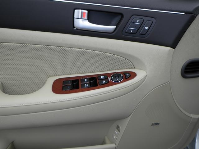 Hyundai Genesis 2013 photo 1