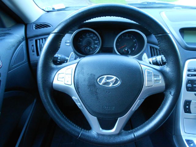 Hyundai Genesis Coupe 2010 photo 0