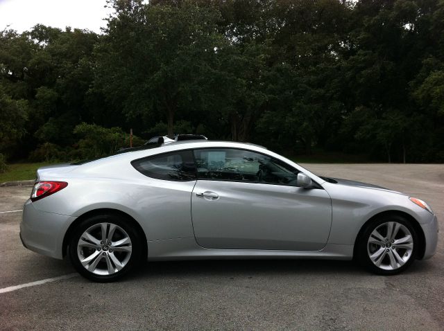 Hyundai Genesis Coupe 2010 photo 19