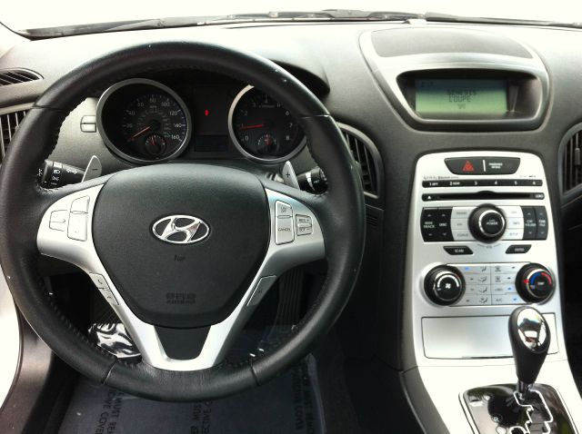 Hyundai Genesis Coupe 2010 photo 6