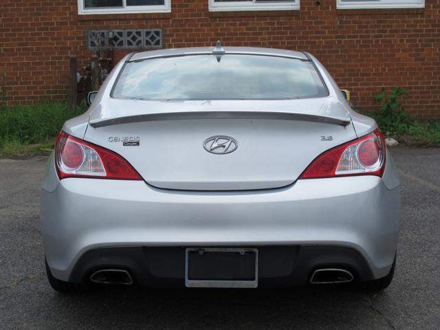 Hyundai Genesis Coupe 2010 photo 1