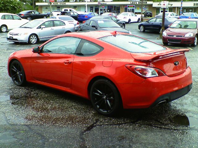 Hyundai Genesis Coupe 2010 photo 2