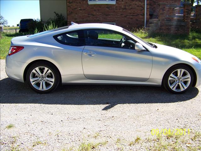 Hyundai Genesis Coupe 2010 photo 1