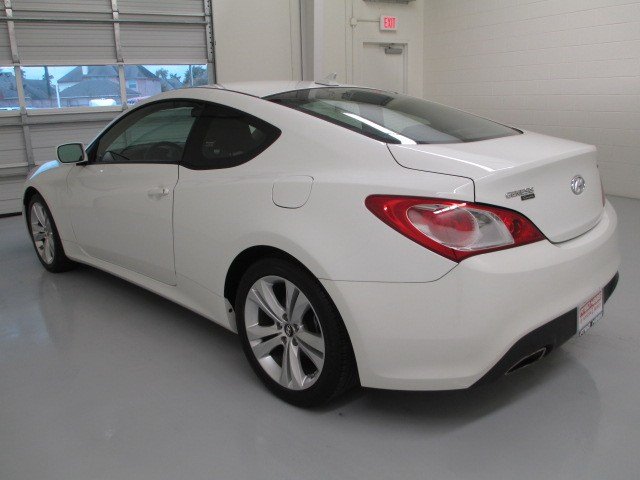 Hyundai Genesis Coupe 2011 photo 2