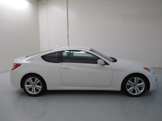 Hyundai Genesis Coupe 2011 photo 3