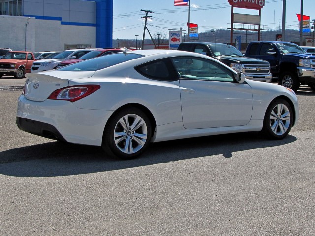 Hyundai Genesis Coupe 2011 photo 1