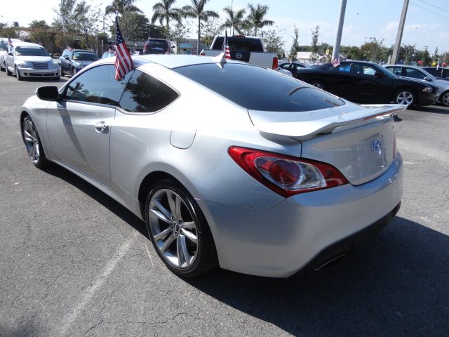 Hyundai Genesis Coupe 2011 photo 5