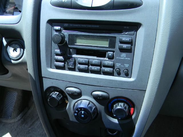 Hyundai Santa Fe 2002 photo 9