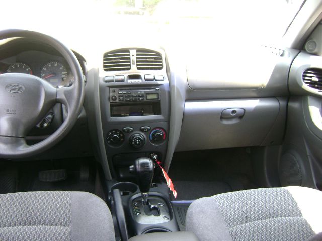 Hyundai Santa Fe 2003 photo 16