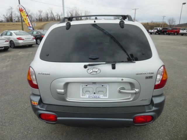 Hyundai Santa Fe 2004 photo 1