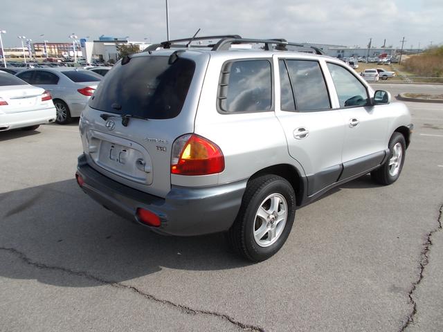 Hyundai Santa Fe 2004 photo 2