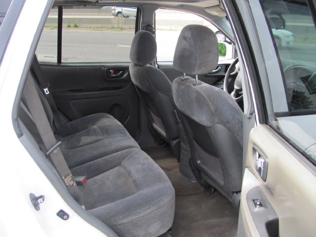 Hyundai Santa Fe 2004 photo 2