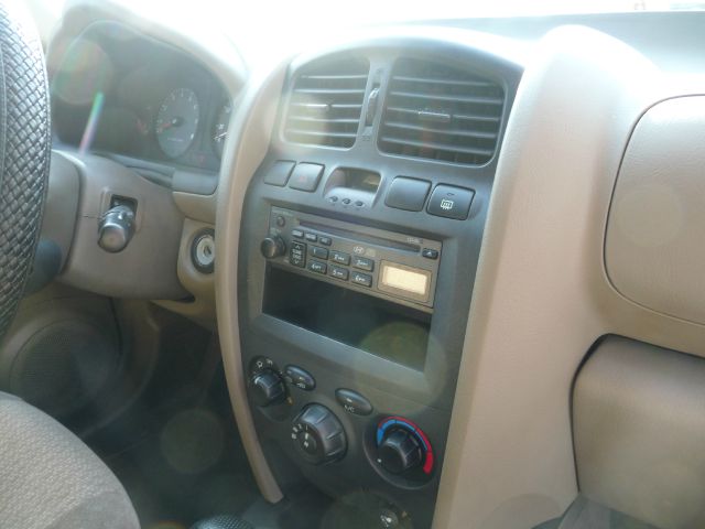 Hyundai Santa Fe 2004 photo 16