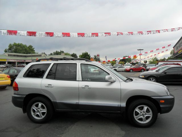 Hyundai Santa Fe 4dr Sdn 2.4L FWD SUV