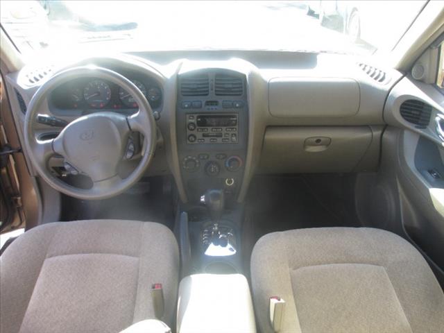 Hyundai Santa Fe 2004 photo 18