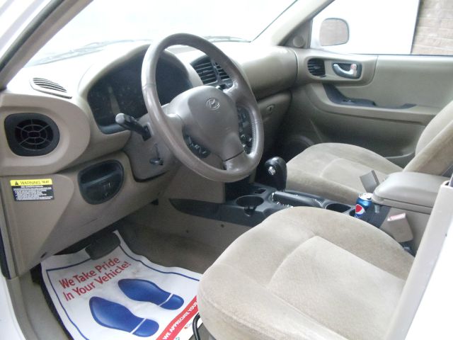 Hyundai Santa Fe 2004 photo 1