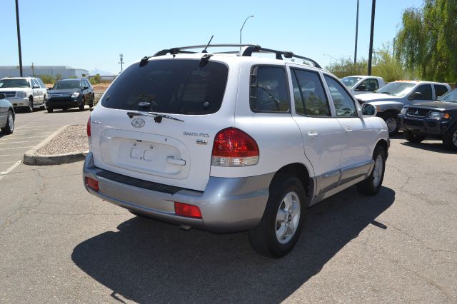 Hyundai Santa Fe 2005 photo 2