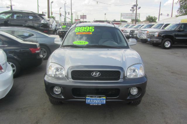 Hyundai Santa Fe 4dr Sdn 2.4L FWD SUV