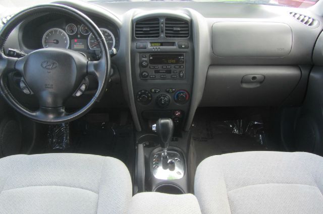 Hyundai Santa Fe 2005 photo 16