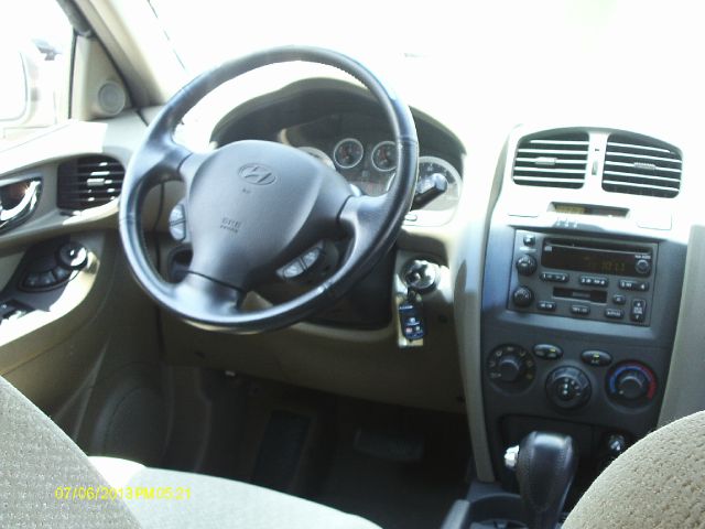 Hyundai Santa Fe 2005 photo 2