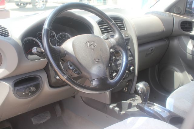 Hyundai Santa Fe 2005 photo 2