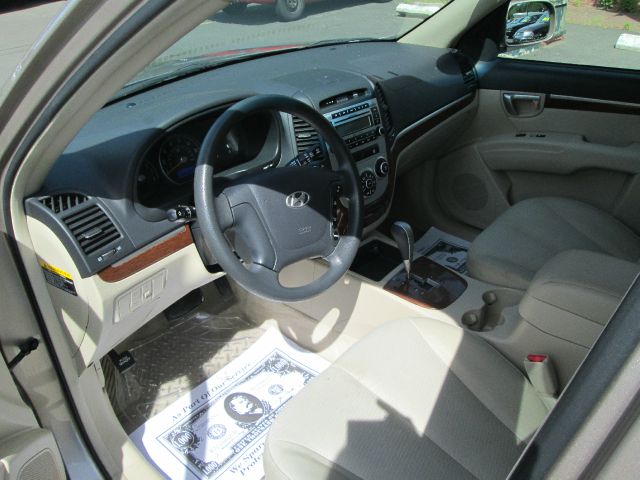 Hyundai Santa Fe Reg. Cab 8-ft. Bed 2WD SUV