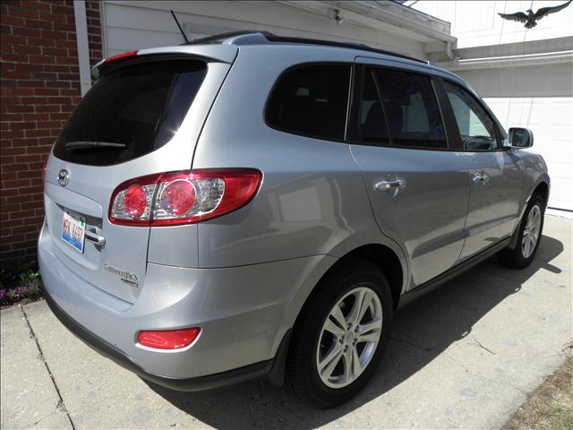 Hyundai Santa Fe 2010 photo 2