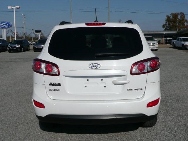 Hyundai Santa Fe 2010 photo 2