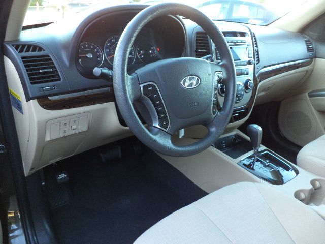 Hyundai Santa Fe 2011 photo 2