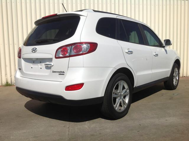 Hyundai Santa Fe 2011 photo 3